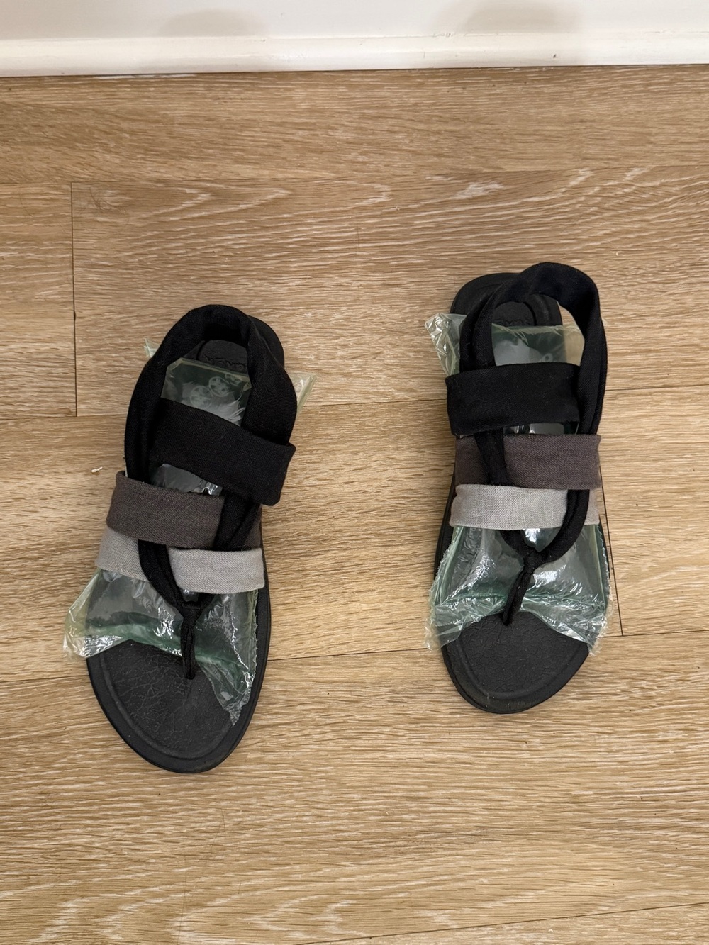 Sanuk Black and Gray Yoga Sling 3 Sandals